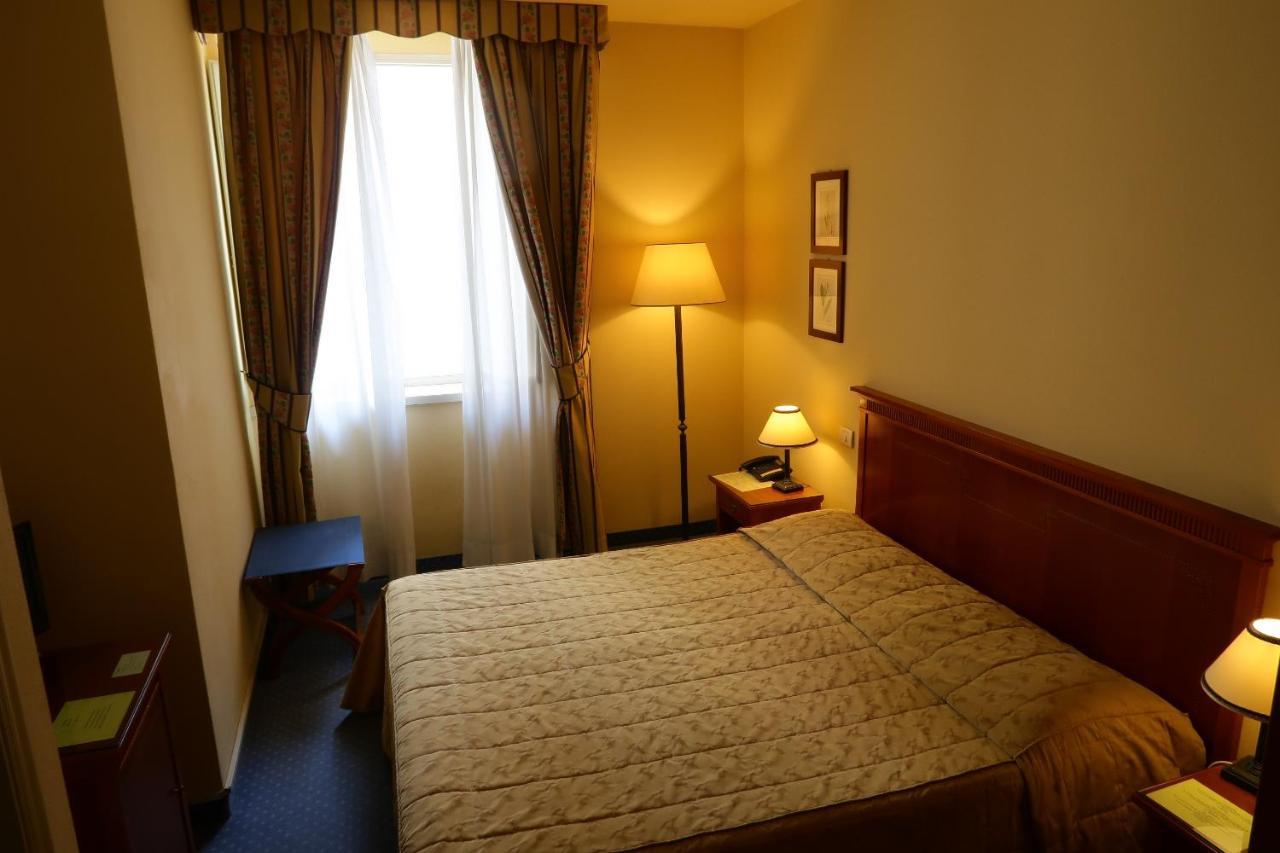 Hotel Sant'Andrea ราเวนนา ภายนอก รูปภาพ