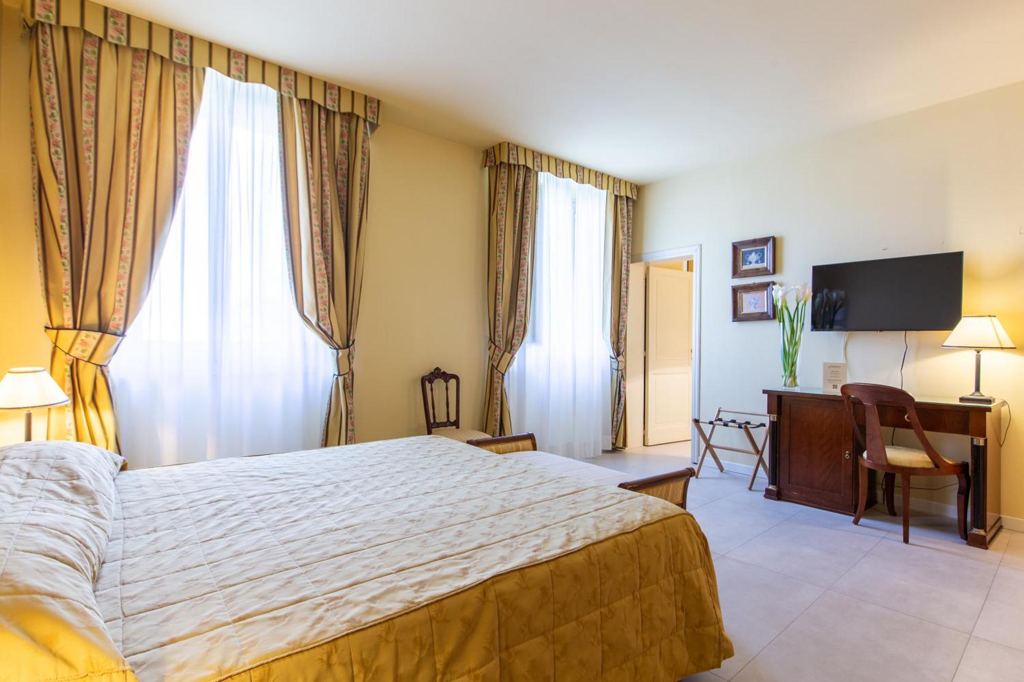 Hotel Sant'Andrea ราเวนนา ภายนอก รูปภาพ