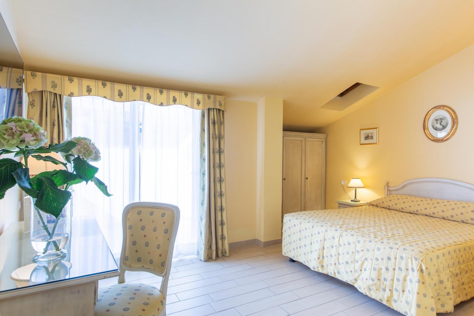 Hotel Sant'Andrea ราเวนนา ภายนอก รูปภาพ