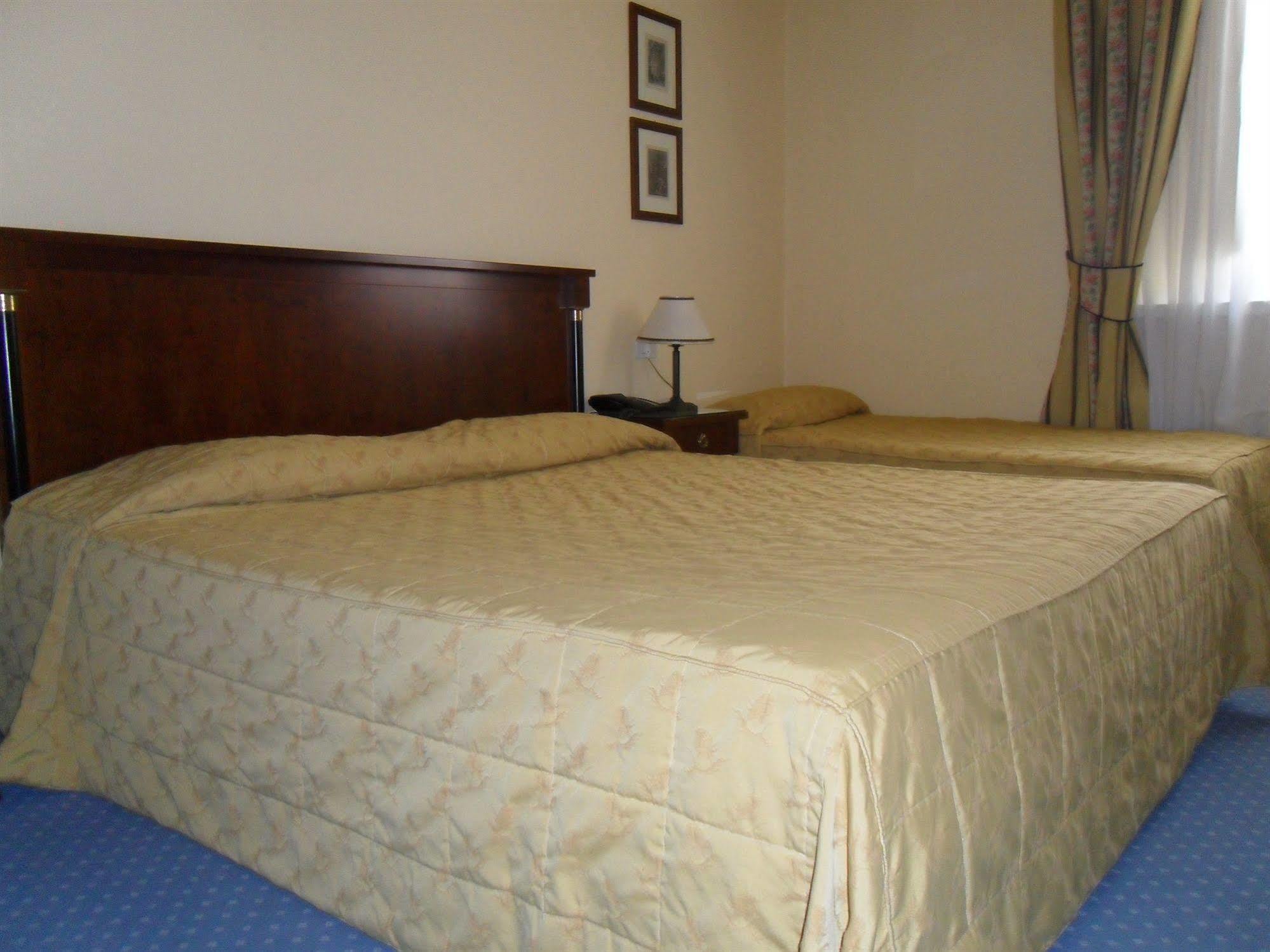Hotel Sant'Andrea ราเวนนา ภายนอก รูปภาพ